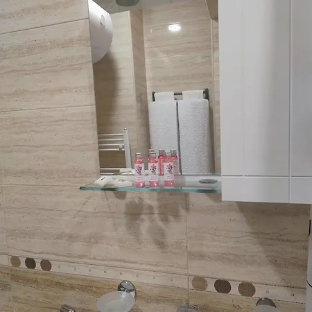 студиа за гости славяни 아파트 *